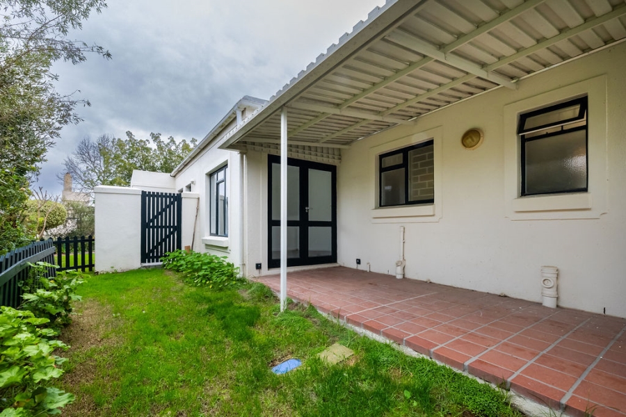 To Let 3 Bedroom Property for Rent in Onder Papegaaiberg Western Cape